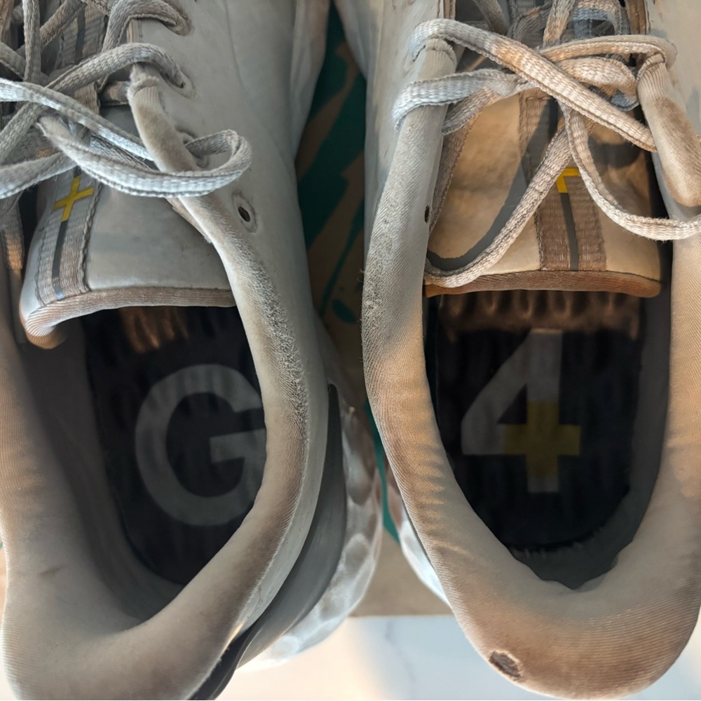 G/FORE Men´s golf shoes MG4 Size 8.5. Still have a lot of life.  Waterproof.